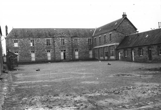  Cour intérieure du Collège en 1946.