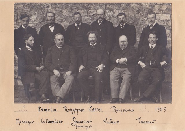 Les professeurs du Collège de Domfront en 1909.
