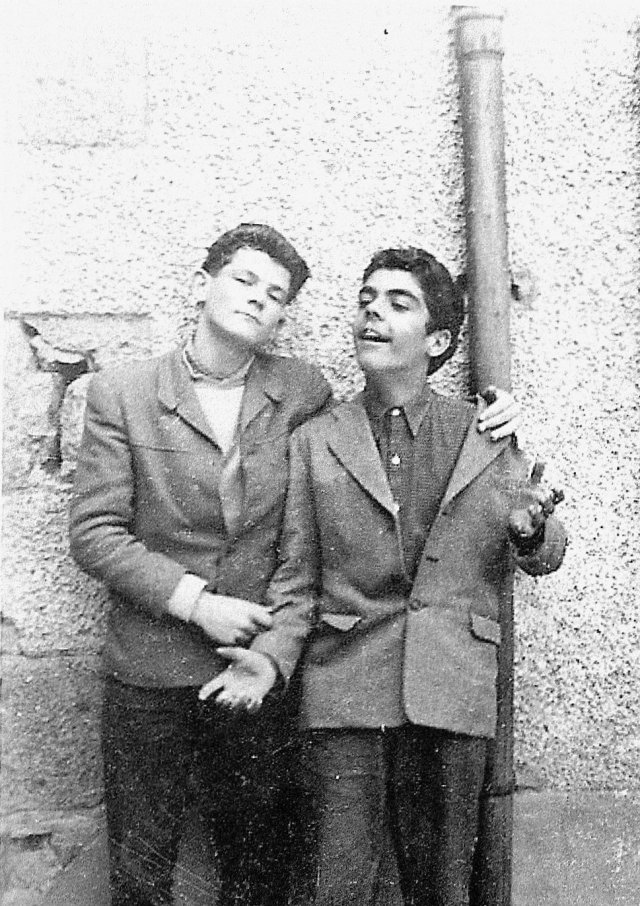 1956-1957. Les élèves Rouland (à g.) et Gravelot.